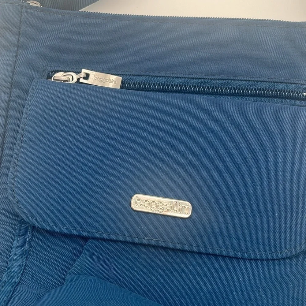 Baggallini Blue Medium Flap Crossbody Travel Bag BLEMISH